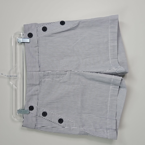 LOFT Pants - Loft The Riviera size 6 shorts.